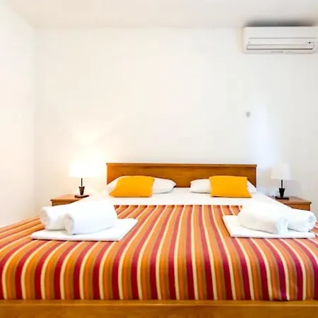 Apartment One Bedroom With Wifi At